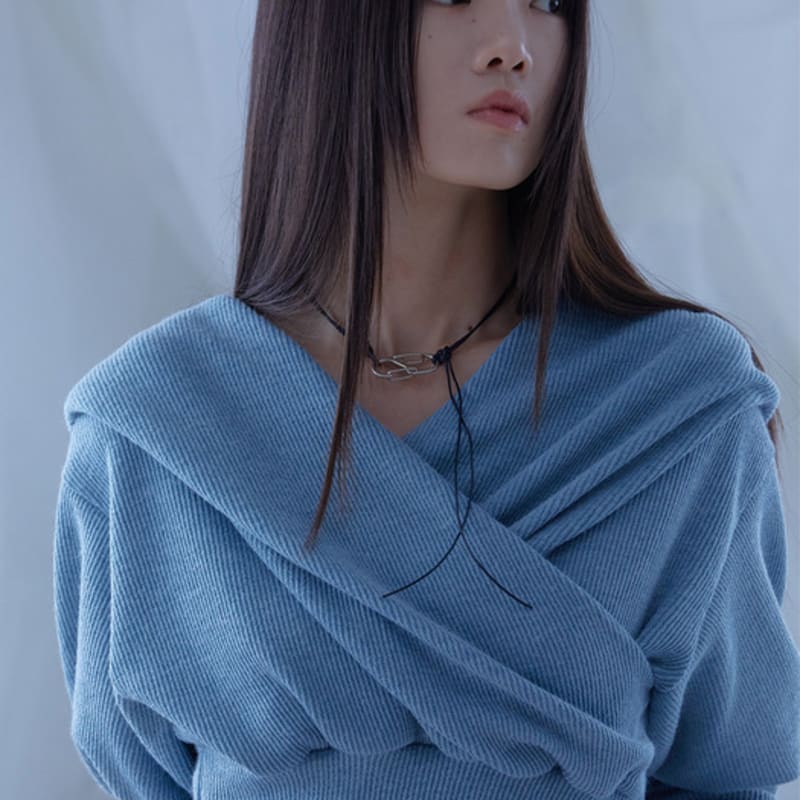 Kitschic Clamshell Metal necklace_Navy