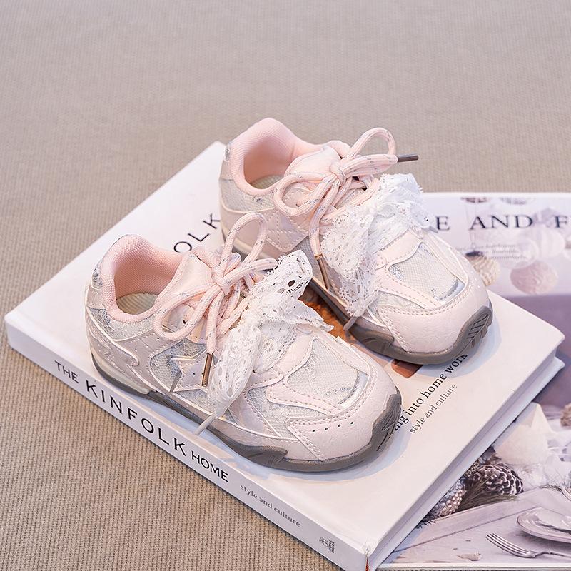 

Girls Solid Color Sneakers2026Spring and summer star-patterned mesh casual shoes for children with lace and bow accents running shoes 26-31Code one hand6Double розовый
