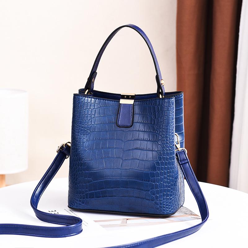 2026 Embossed Crocodile Pattern Women's Shoulder Bag – Stylish, Elegant Bucket Handbag