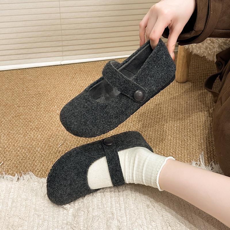Mary Jane Mao Mao shoes women's winter new wear ugly cute bread shoes Velcro flat-bottomed velvet cotton shoes