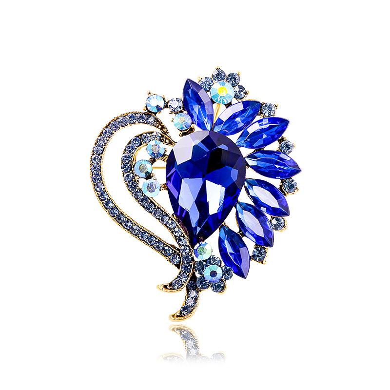 Temperament jewelry fashion personality heart crystal glass brooch high-end corsage women's clothing accessories pin