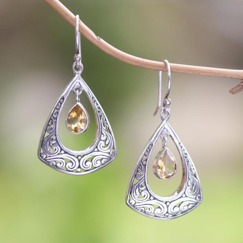 Bohemian Ethnic Style Hollow Engraved Pattern Pendant Earrings for Women Vintage Casual Girls Party Zircon Gift Accessories