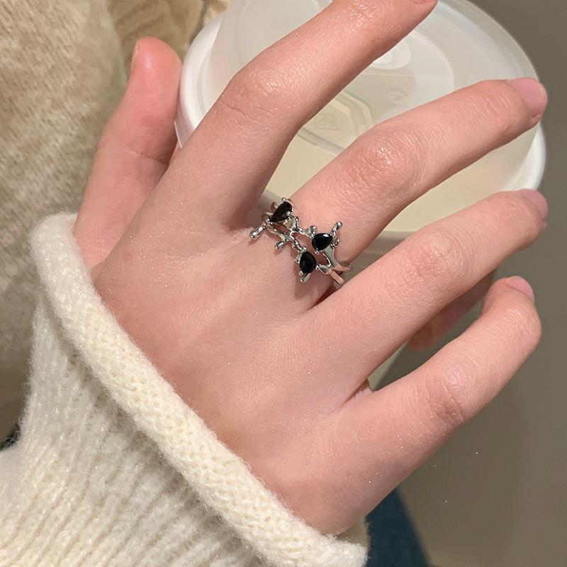 Women's Black Zircon Irregular Index Finger Ring - High-End Versatile Design