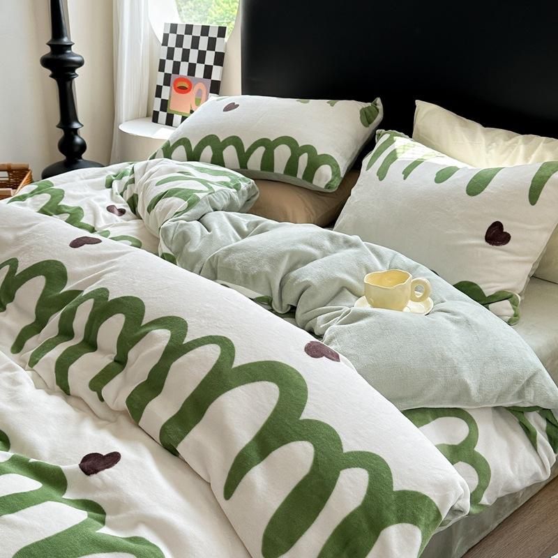 Set de patru piese din catifea cu lapte de iarnă de clasa a în desene animate pat îngroșat pentru student cearșaf de pat din trei piese cearșaf de pat cuvertură