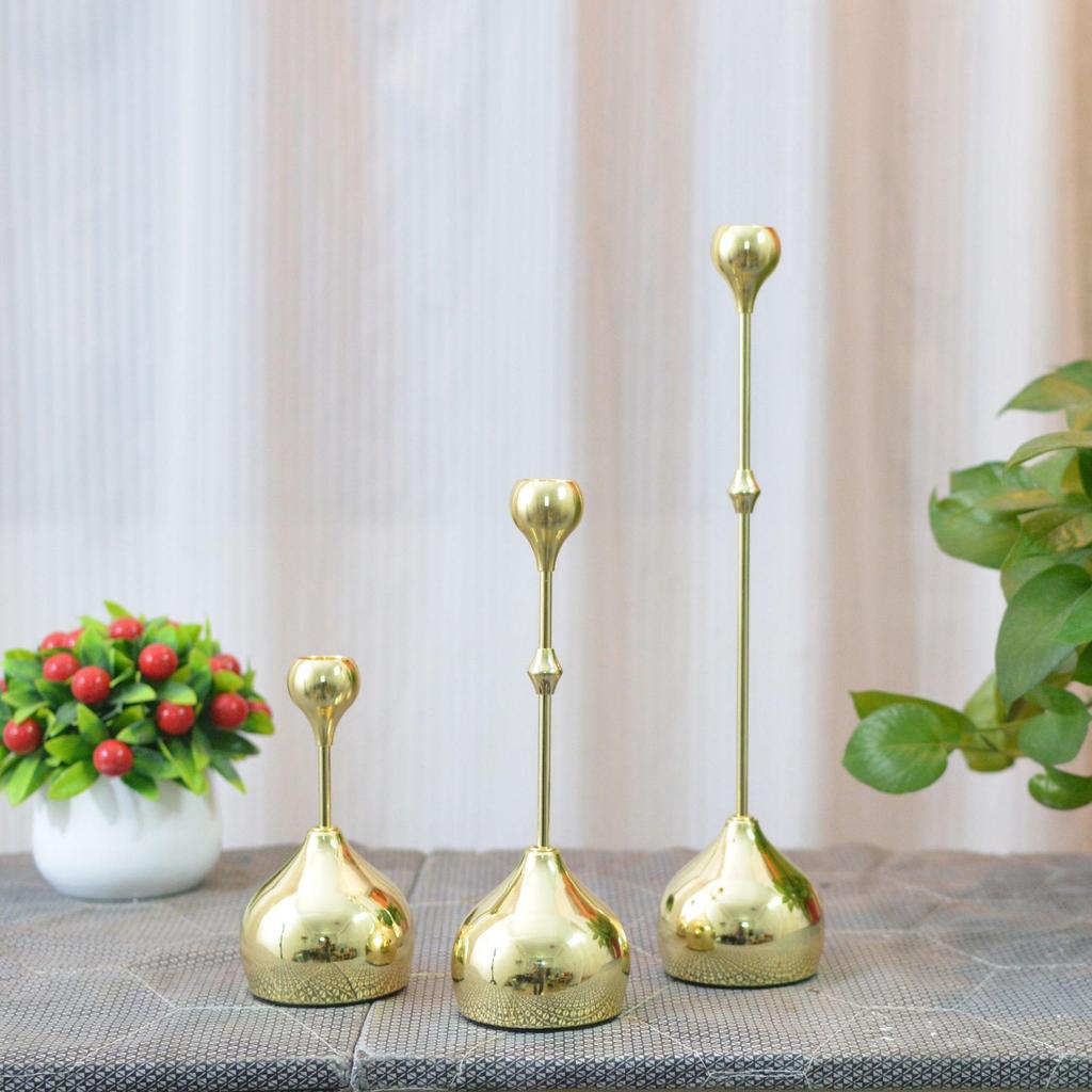 Wrought Iron Electroplated Candlestick: Luxurious Decor for Hotels, Weddings, or Dining Tables
