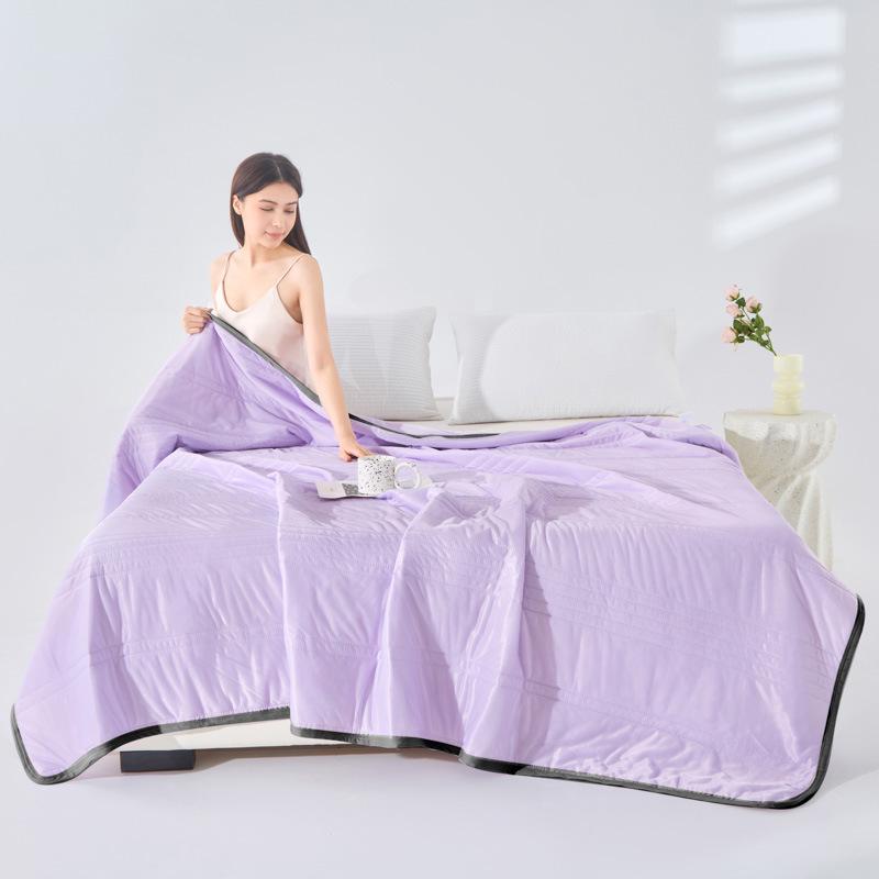 Seiden-Sommerdecke mit kühlendem Effekt: Einzel-/Doppelbett, Maschinenwaschbar, Klimaanlagen-geeignet, Dünner Geschenke-Quilt
