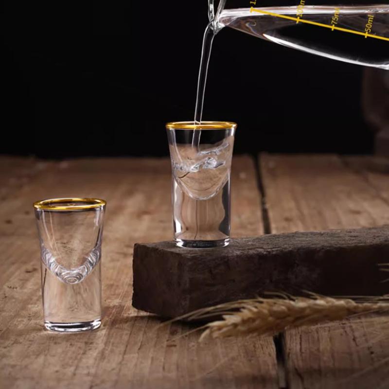 10ml Luxus Wodka Becher Set 12-teiliges Set Dickbodige Trinkgläser für Spirituosen Goldrand Kleines Weinglas Heimbar Zubehör