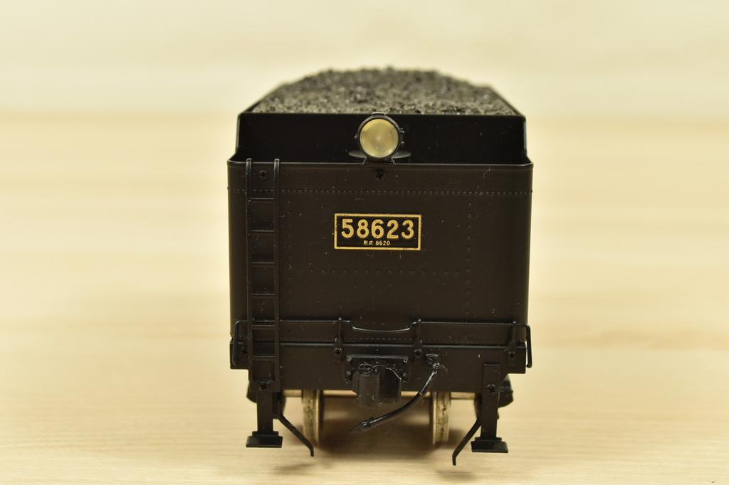 Nippon Sharyo 8620 Steam Locomotive Display Model with Base & Case from Japan