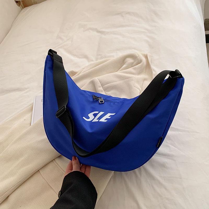 Trend messenger bag large capacity leisure commuter bag 2025 autumn new single shoulder fashion sports style dumpling bag