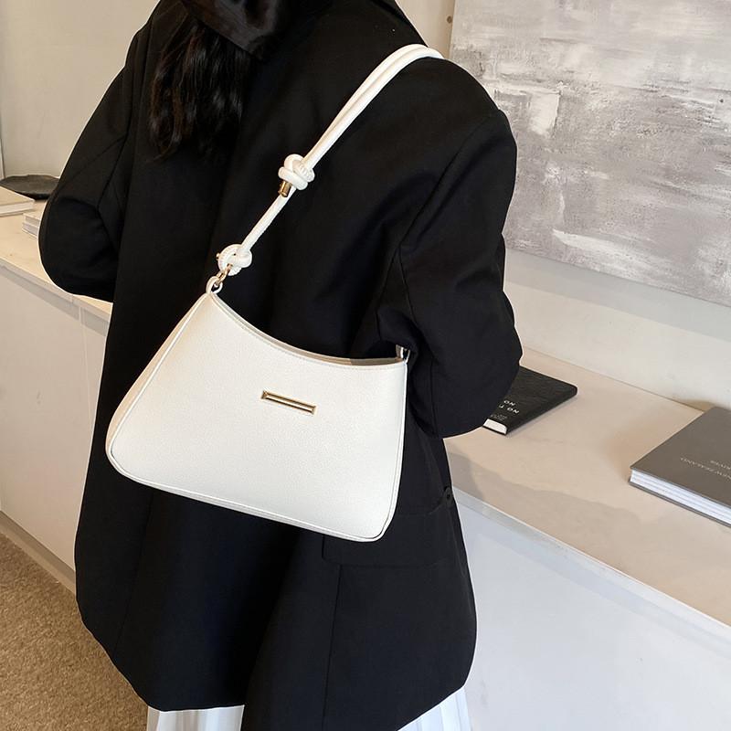 Elegant And Fashionable Crossbody Bag For Stylish Commuting In Versatile Colors