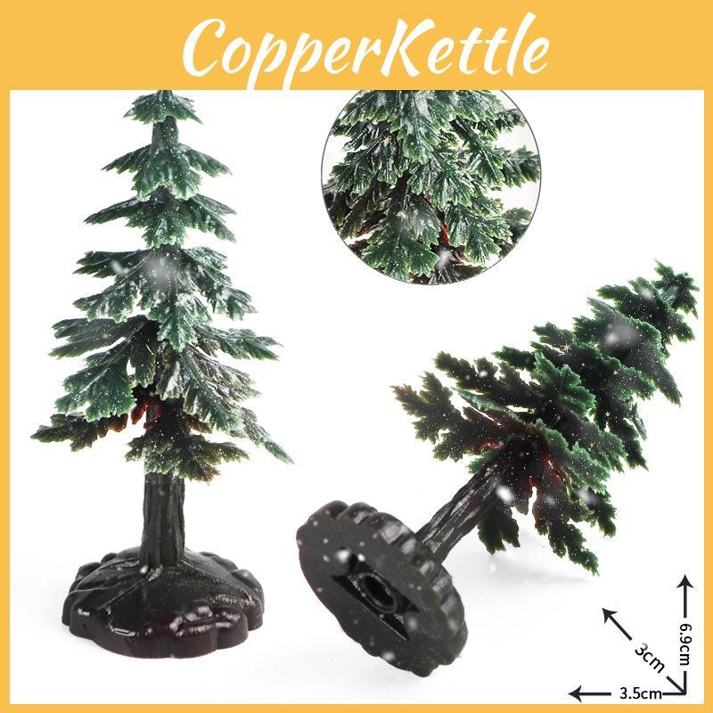 Modell Weihnachtslandschaft mit realistischem Baum zur Heimdekoration und für Sammler