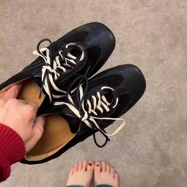 

Версия из коровьей кожи~ Винтажные кроссовки в горошек на плоской подошве, женские 2025, новая спортивная и повседневная обувь, черные кеды на шнуровке 40 чёрный