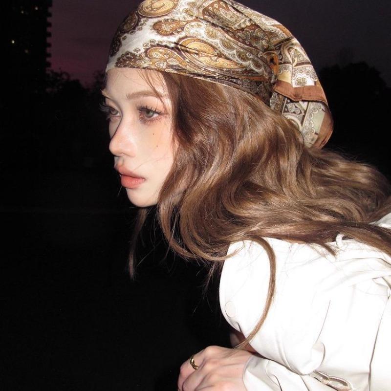 

American cashew flower retro headscarf women s thin high-end spice girl square scarf personalized fashion versatile face small silk scarf No specifications