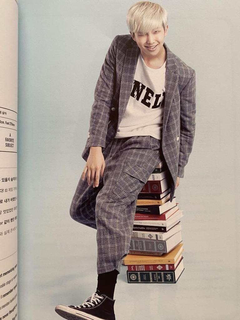 [USED] Rare BTS BEGINS Official Program Book