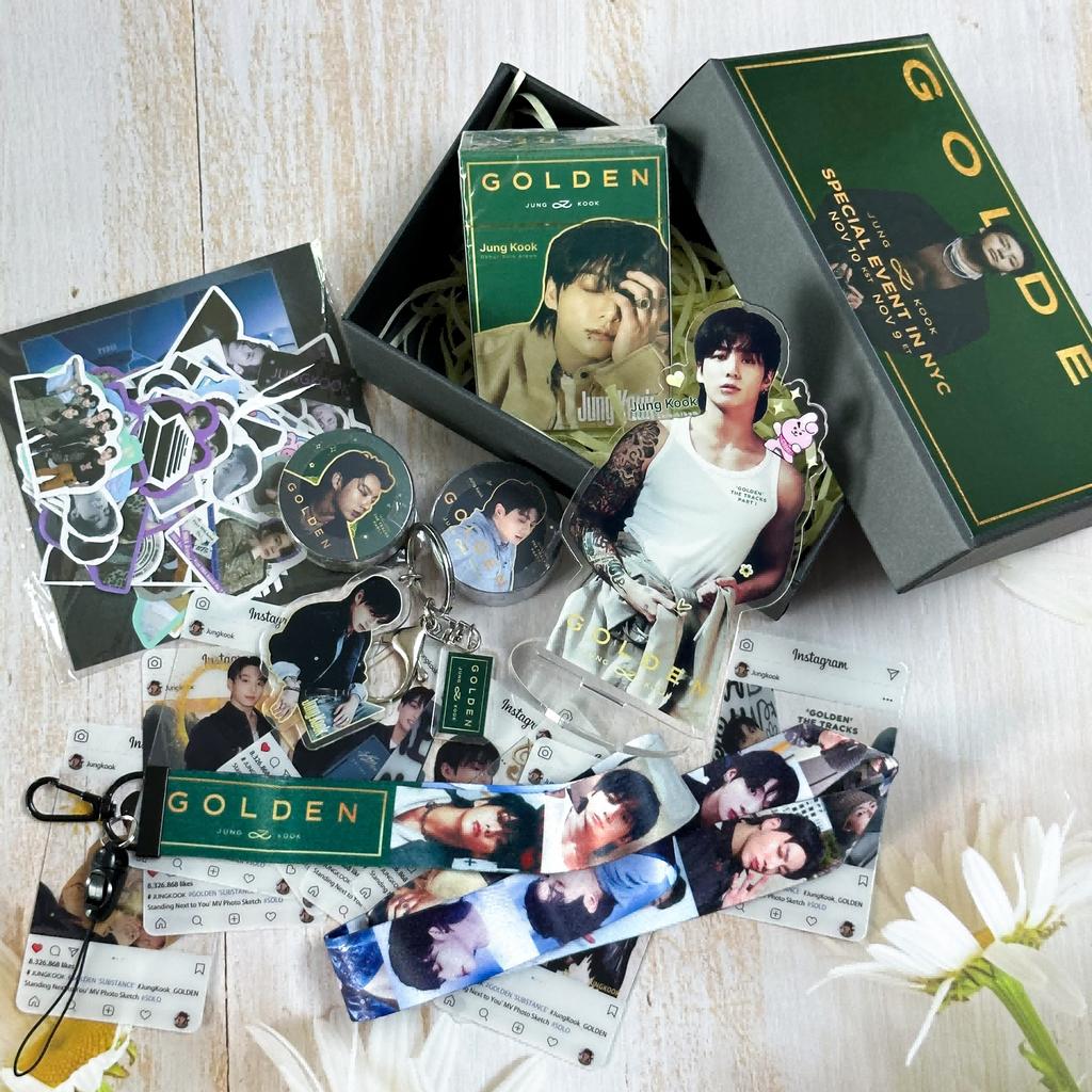 BTS Conjunto de Caixa de Presente "GOLDEN" de Jung Kook, Coleção de Mercadorias de Idol Kpop, Cartões Lomo, Suporte de Acrílico, Chaveiro, Adesivos, Cordão, Presente Perfeito para Army