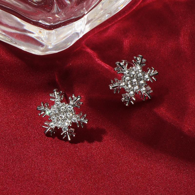 

Silver needle fringed earrings, stud earrings, personalized snowflake earrings, earrings with diamonds, niche femininity long styles