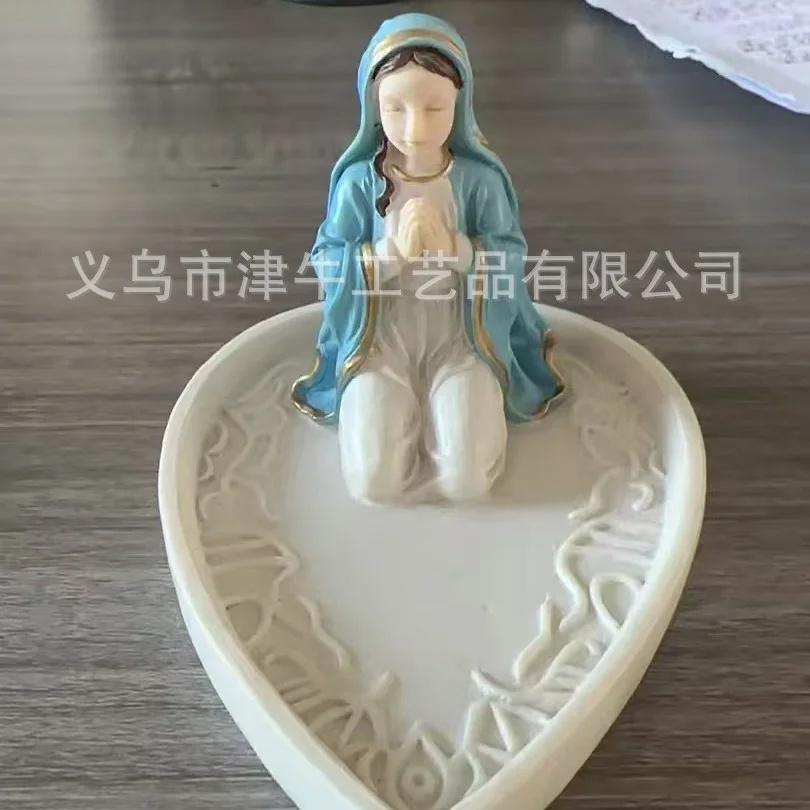 

Религиозная подставка для молитвенных бусин с фигурками Девы Марии и Иисуса, стоящими на коленях, керамическое украшение в форме сердца, держатель для розария