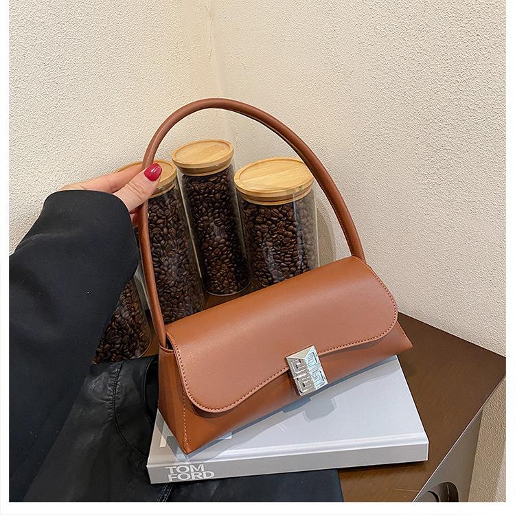 

Французская нишевая цепочка подмышечная сумка женская 2024 новая летняя фактурная сумка-багет модная сумка-мессенджер через плечо прилив