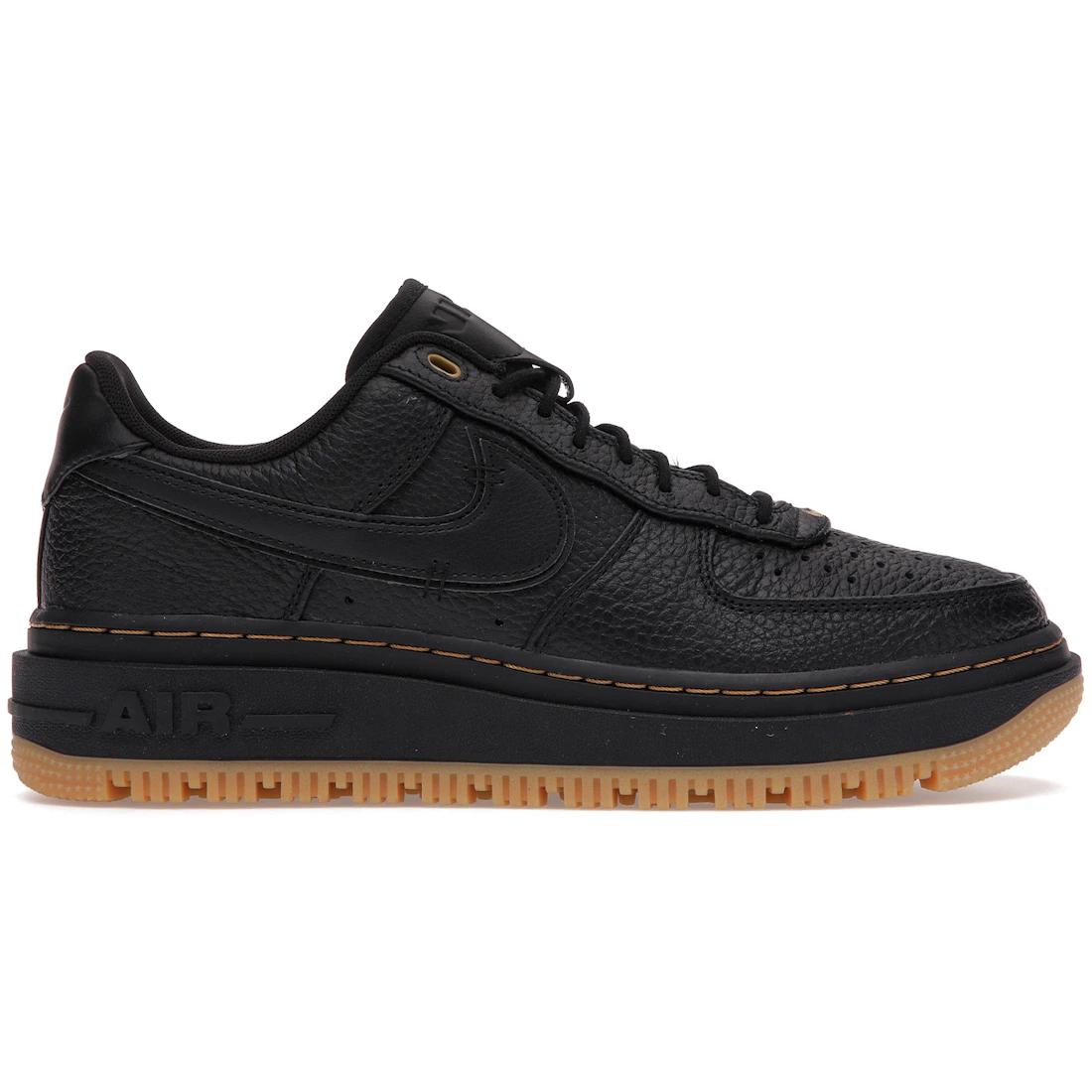 

Кроссовки Nike Air Force 1 Low Luxe Черные с подошвой цвета жевательной резинки(DB4109-001) 39