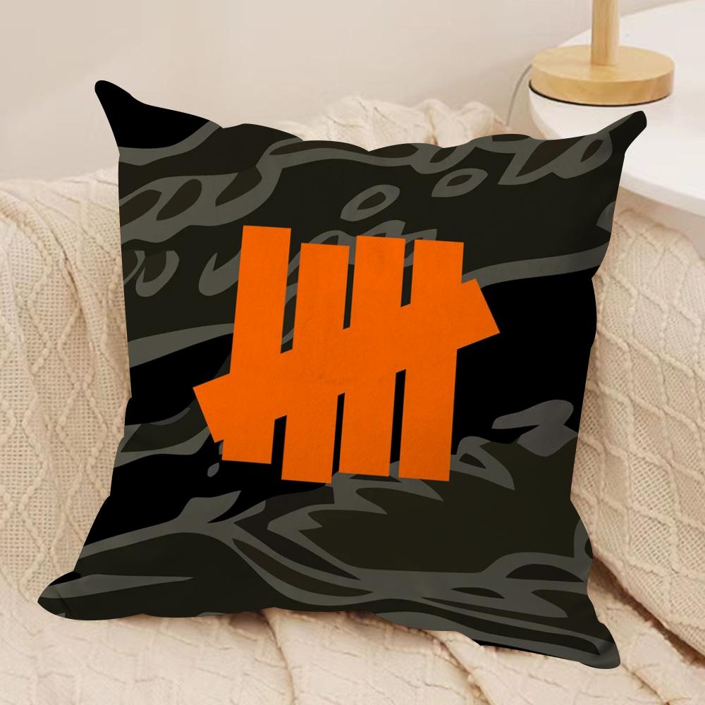 U-Unbesiegt Trend Kissenbezug Weicher Plüschstoff Doppelseitig Bedruckter Sofakissenbezug für Alle Jahreszeiten Heimdekoration Geschenk