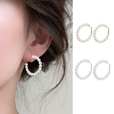 Çift Huggie Küpe Sahte İnci Yuvarlak Şekil Abartılı Düz ​​Renk Anti-Alerji Paslanmaz Kulak Dekorasyonu