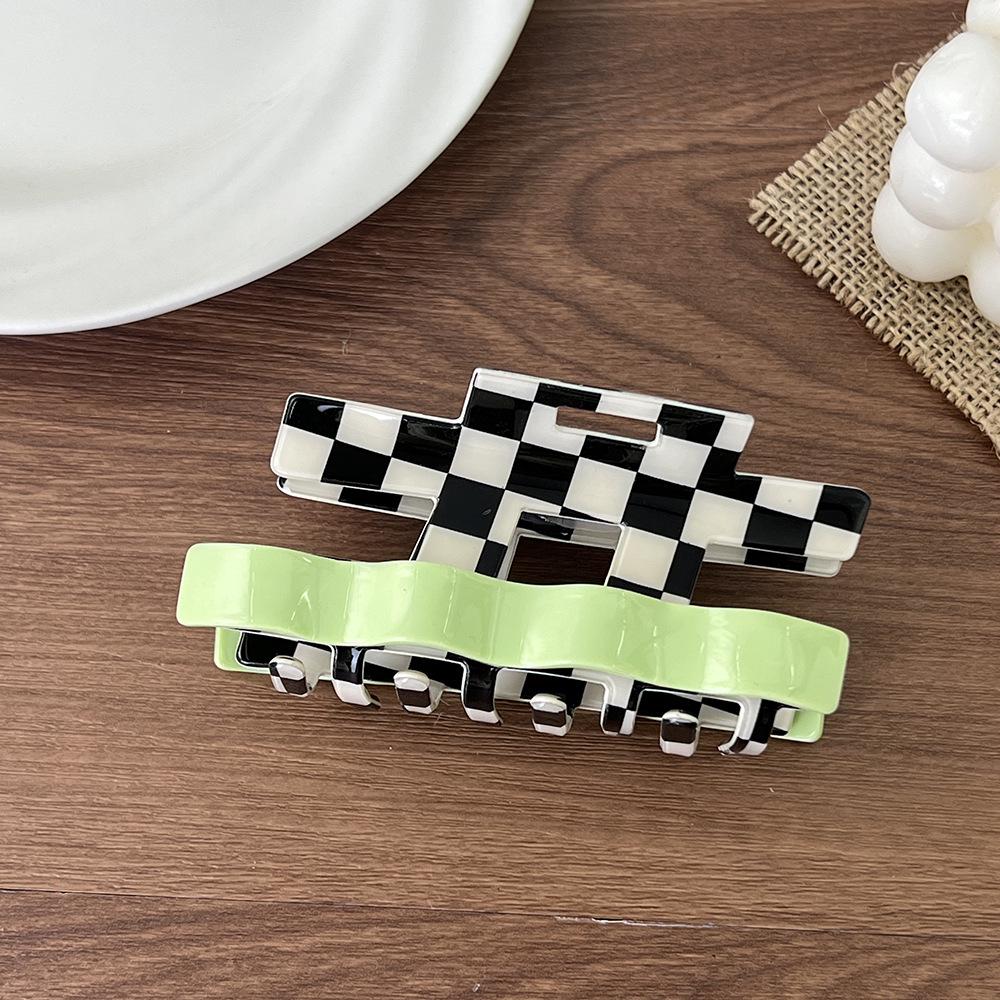 

Checkered Wave Acetate Hair Claw Clip - Fashionable Updo Accessory for Girls