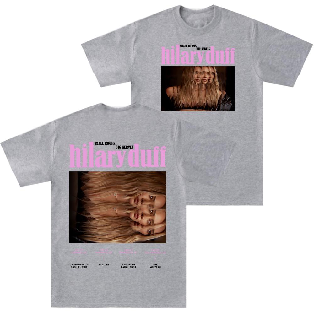 

Хіларі Дафф Футболки з туру SMALL ROOMS,BIG NERVES 2026 100% Бавовна З коротким рукавом Чоловічі та Жіночі Естетичний Комфортний Одяг S