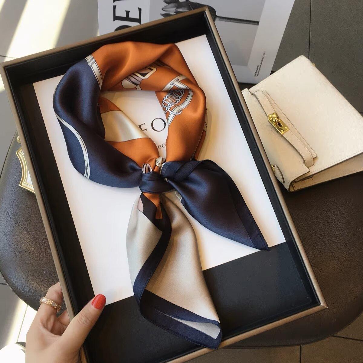 

Bandanas Square 100% Silk Scarf Women Girls Headband Accessories Handkerchief Neckerchief Hairscarf Fashion Print Neck Scarfs Real Silk 65x65cm