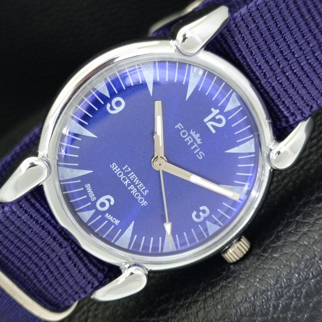 

REFURBISHED VINTAGE HAND-WINDING SWISS MENS BLUE COLOR DIAL WATCH a700820-5 R205a-a700820