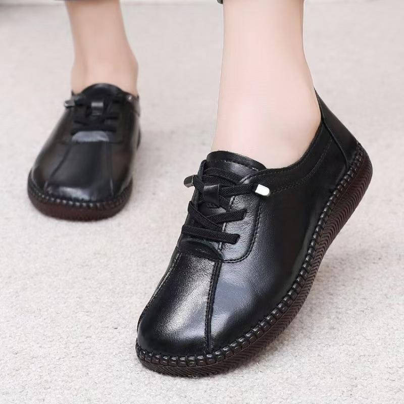 Women Genuine Leather Flat Sole Casual Shoes Spring Autumn New Soft Sole Soft Face Non Slip Round Toe Slip On Elderly Shoes