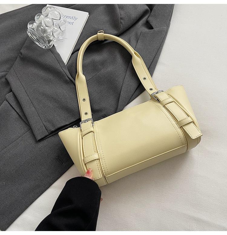 

Underarm bag women s large capacity 2025 new trendy spring summer personalized fashionable belt buckle niche design shoulder bag жёлтый