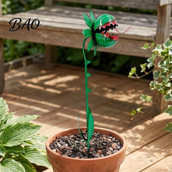Durable Weather Resistant Sculptures Venus Flytrap Garden Stake, Metal Carnivorous Plant Yard Decor, Weird Gothic Seasonal Outdoor Art Decor for Patio