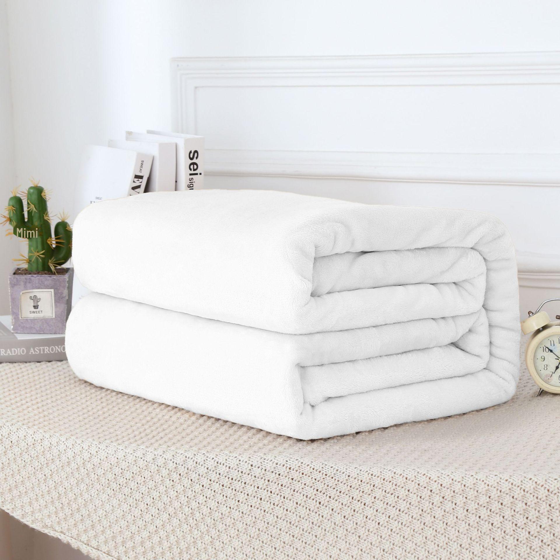 

Однотонное флэнелевое одеяло Cloud Mink — идеально подходит для сна в офисе и в комнатах с кондиционером 200x230 cm 1380 g белый