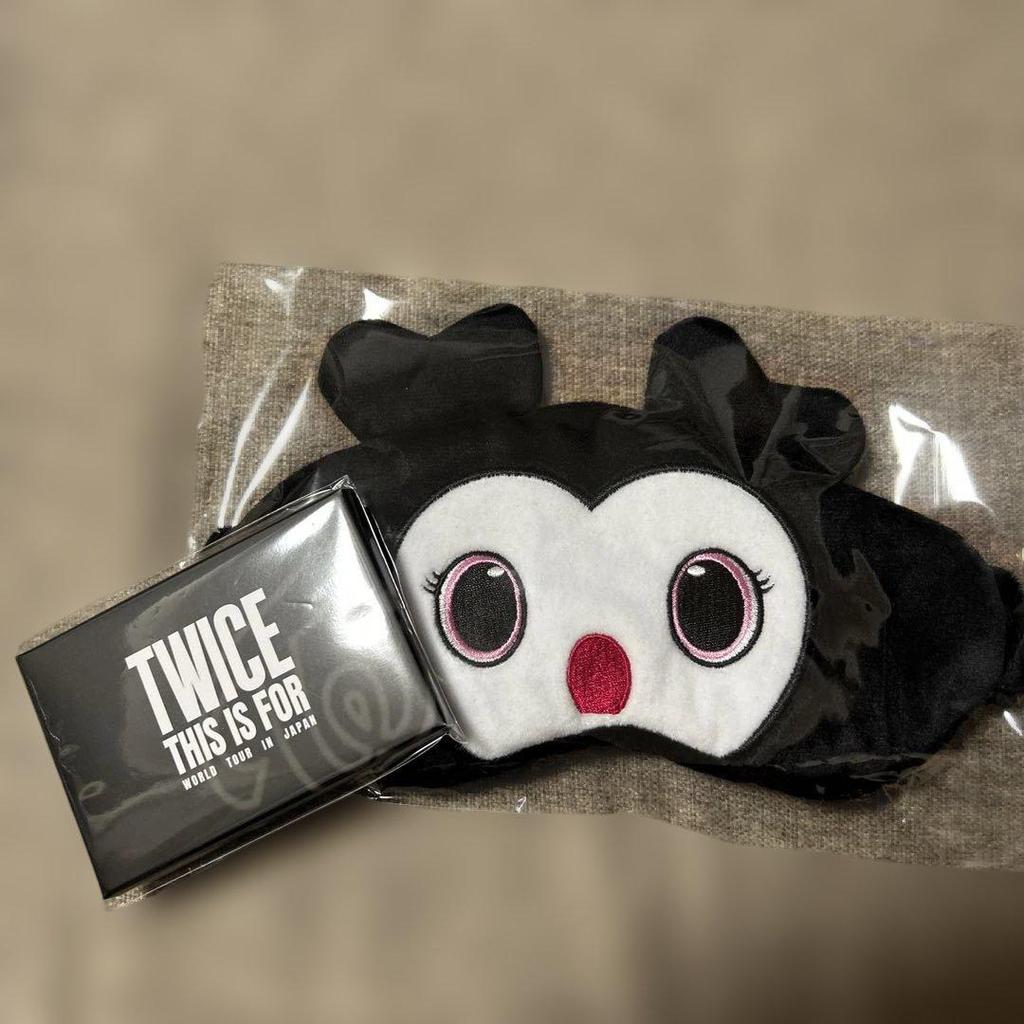 [USED] TWICE WORLD TOUR Upgrade Benefits