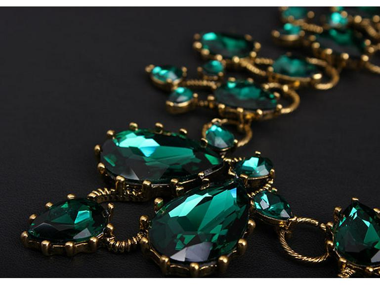 Colier Claviculă Retro European-American cu Gemă de Cristal pentru Femei