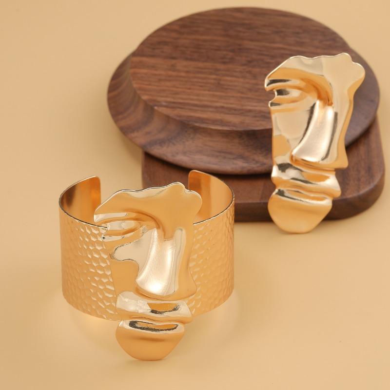 

Gold Abstract Face Design Bracelet Ring Set Femininity Street Shooting Human Avatar Wide Face Opening Bracelet