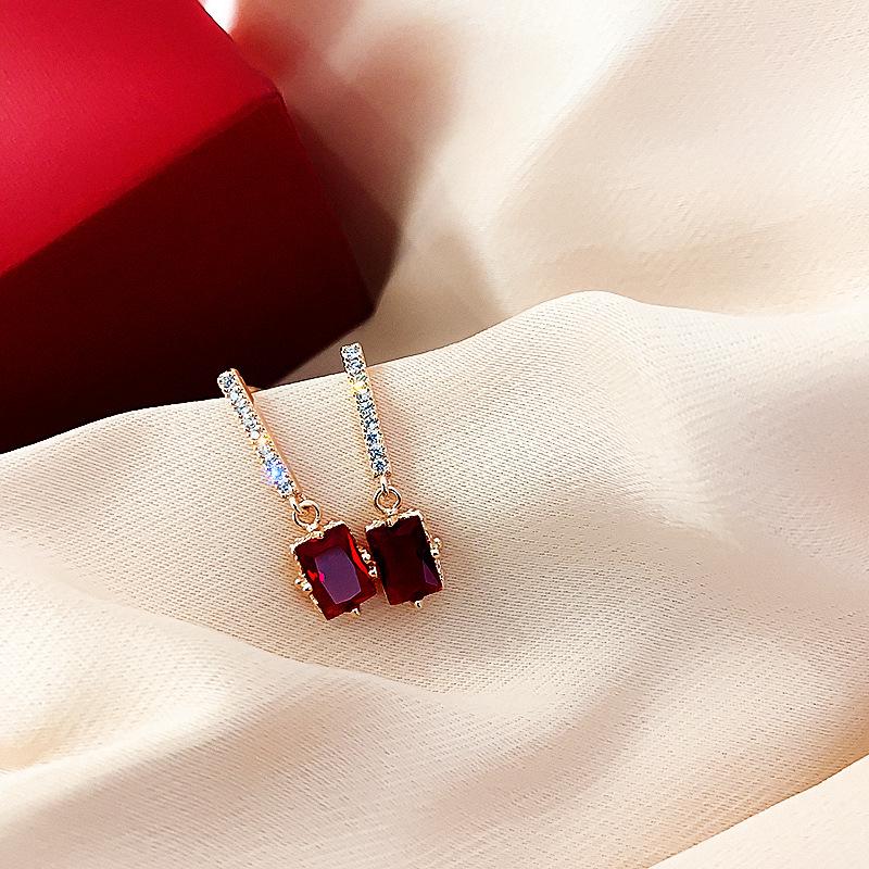 New Arrival Trendy White Red Earrings Rhinestone Temperament Heart Shaped Earring For Women Wedding Party Jewelry