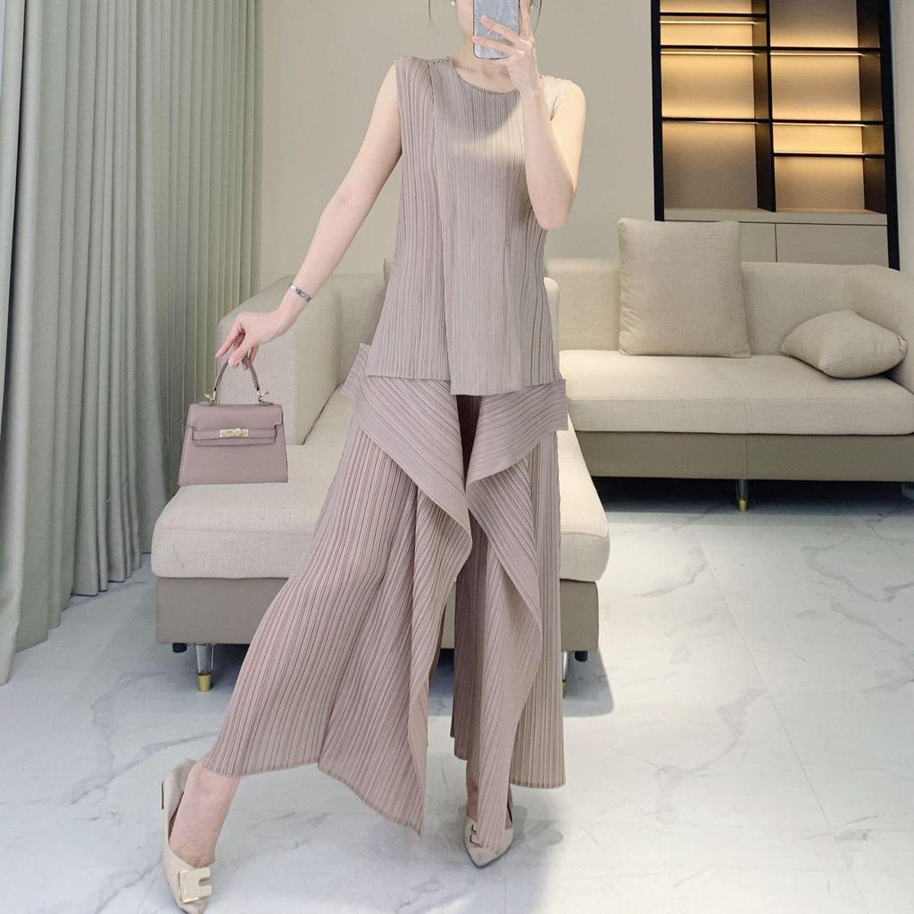 Elegant Summer Two-Piece Set: Irregular Top & Seaweed Wide-Leg Pants for Women