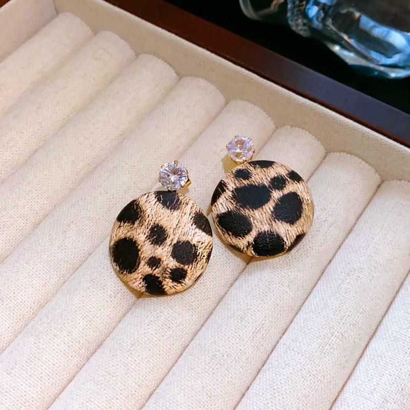 Hong Kong Style Rendering Resin Round Leopard Print Ear Buckle Retro High-end Sense Unique Earrings Personality Temperament Earrings Women