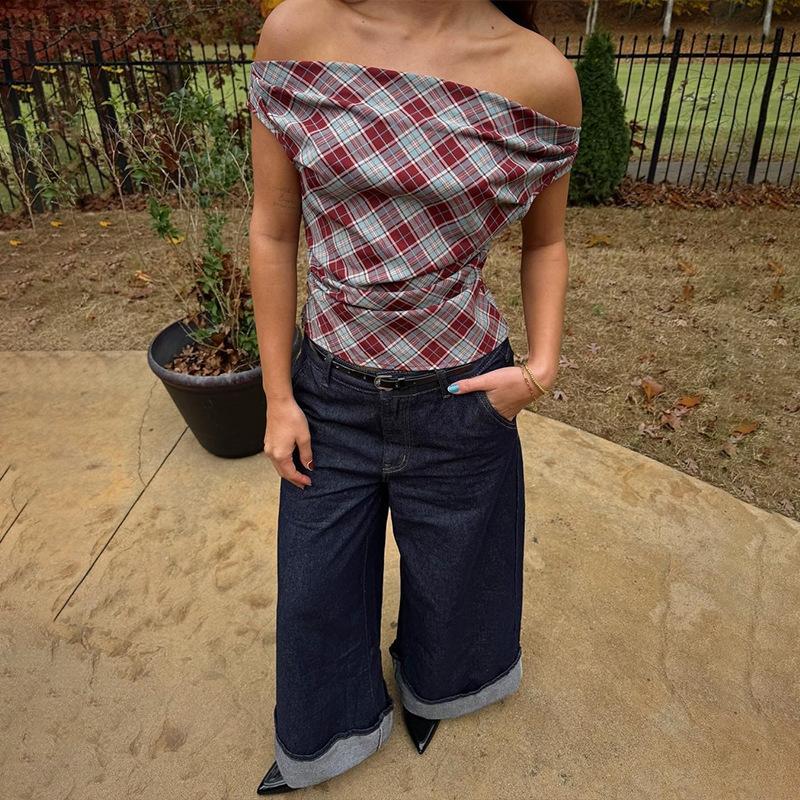 Red and white checkered slanted shoulder short retro spicy girl style one line off shoulder slim fit T-shirt