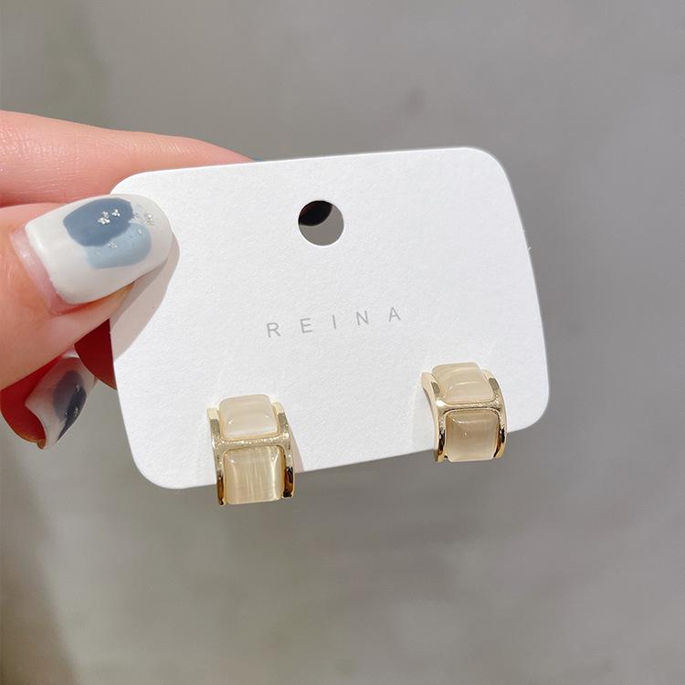 

Корейские серьги-пусеты «Кошачий глаз» из Дондэмуна: Иглы из серебра S925 Простые, Модные, Темпераментные украшения