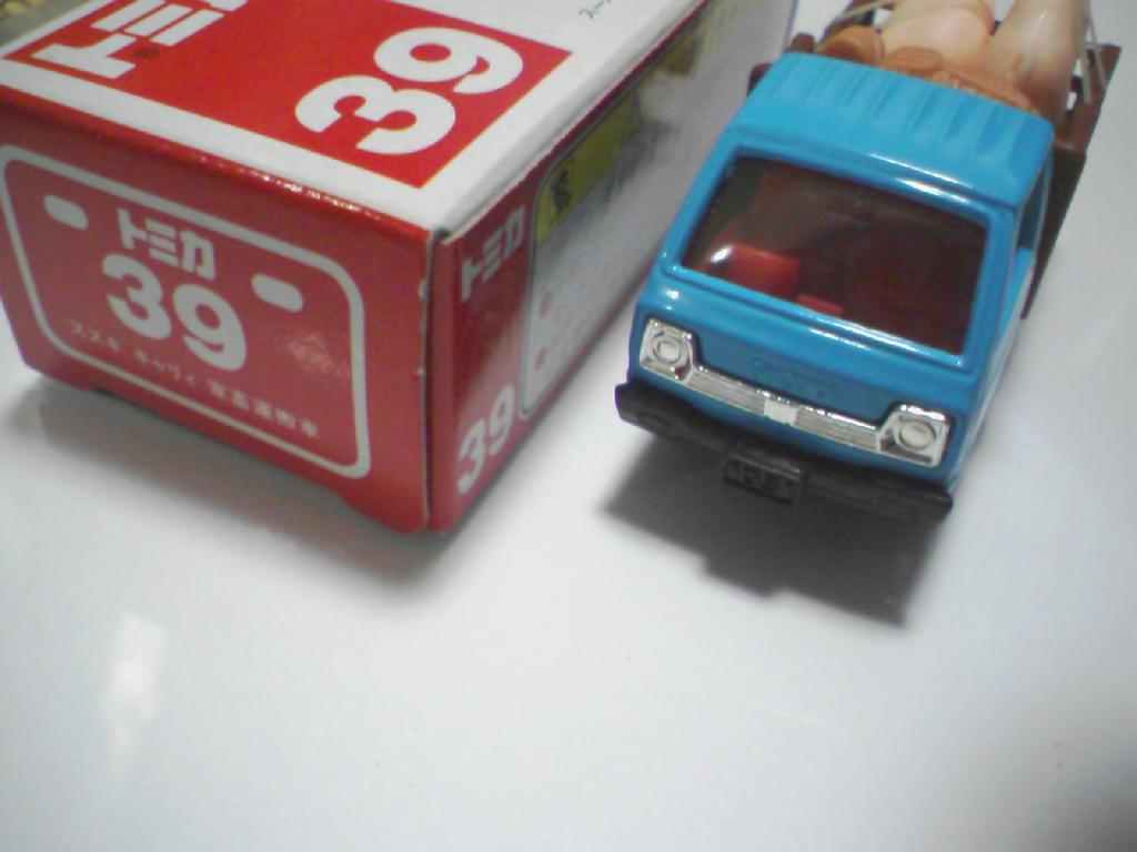 Tomica 39 Suzuki Carry Livestock Transporter Red TOMY Logo 1/55