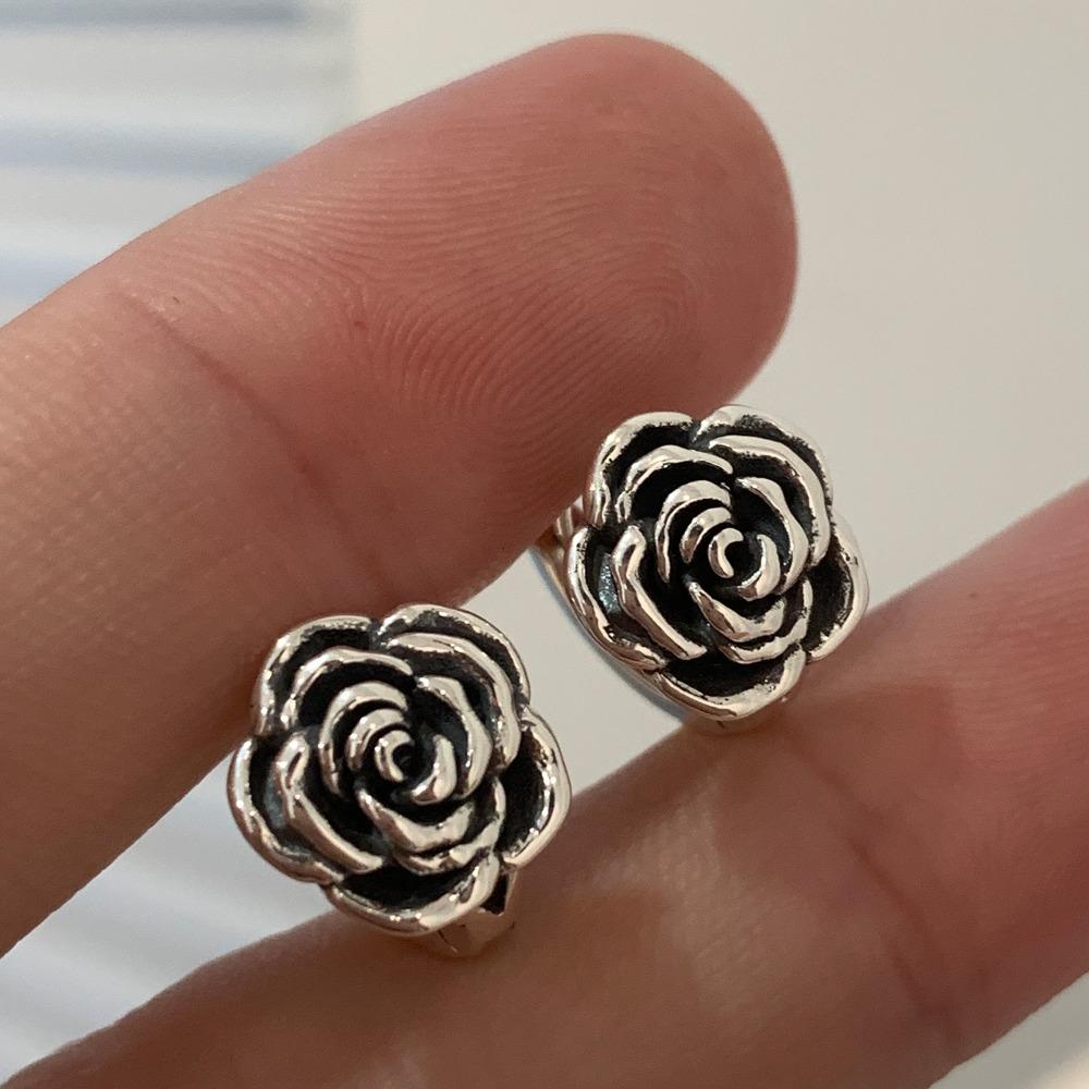 Vintage Rose Camellia Ear Clips Women Elegant Luxury Minimalist Earrings Fashion Statement Jewelry