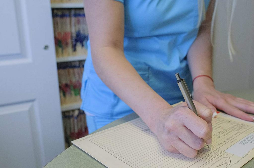 Zebra Kugelschreiber Feine Spitze Edelstahl Schwarzes Metall Set Enthält Zwei Schwarze Tinte Feine Spitze Zebra Stift Nachfüllminen F-402 Stift, Stift, 0,7mm, Tinte,