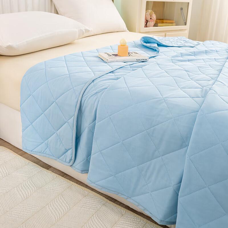 Louis Kellog Cooling Summer Quilt