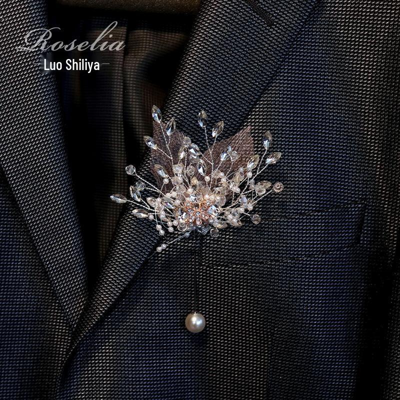 

Elegant Rhinestone Silk Flower Bridesmaid Wrist Corsage