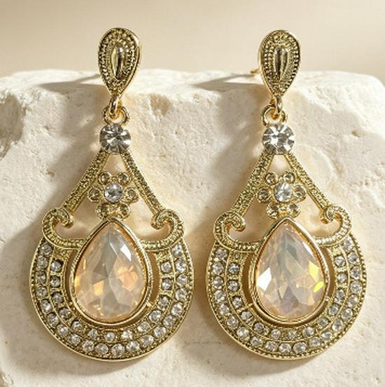 Retro Rhinestone Dangle Earrings: Fashionable, High-End, and Versatile Design