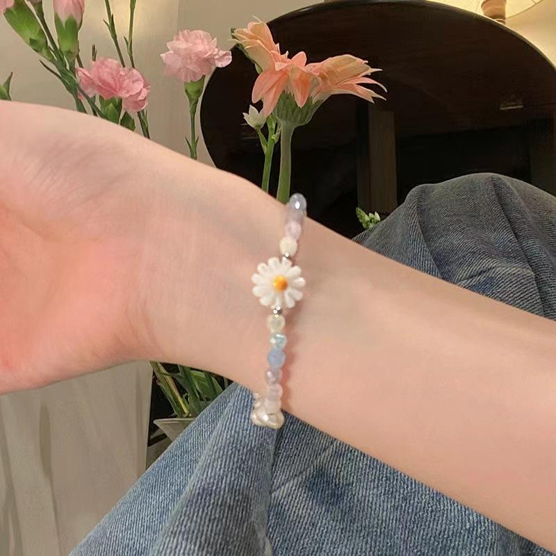 

Bohemian Colorful Beaded Little Daisy Flower Bracelets For Women Girl Handmade Elastic Beads Bracelet