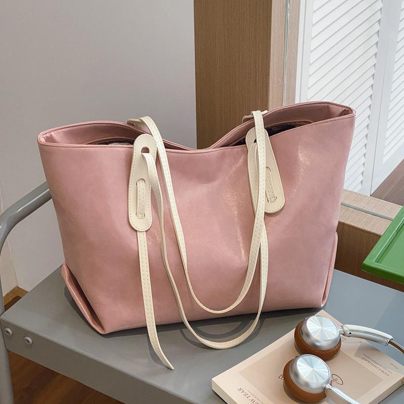 Simple Large Capacity Shoulder Bag for Women, 2026 New Texture Soft Face Fashiable Work Commuting Armpit Tote Bags