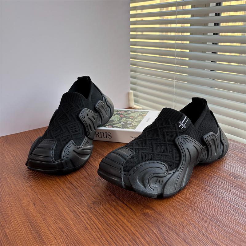 New men s and women s cloth shoes fashionable black casual shoes elastic, dirt-resistant and wear-resistant sports running shoes 39